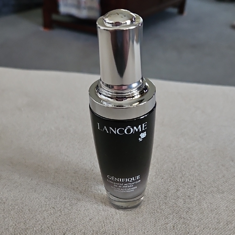 Lancome Genifique Youth Activating Concentrate Skincare Serum 1.7 Ounce Size.